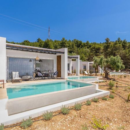 Mellamare Luxury Suites Athanion Bagian luar foto