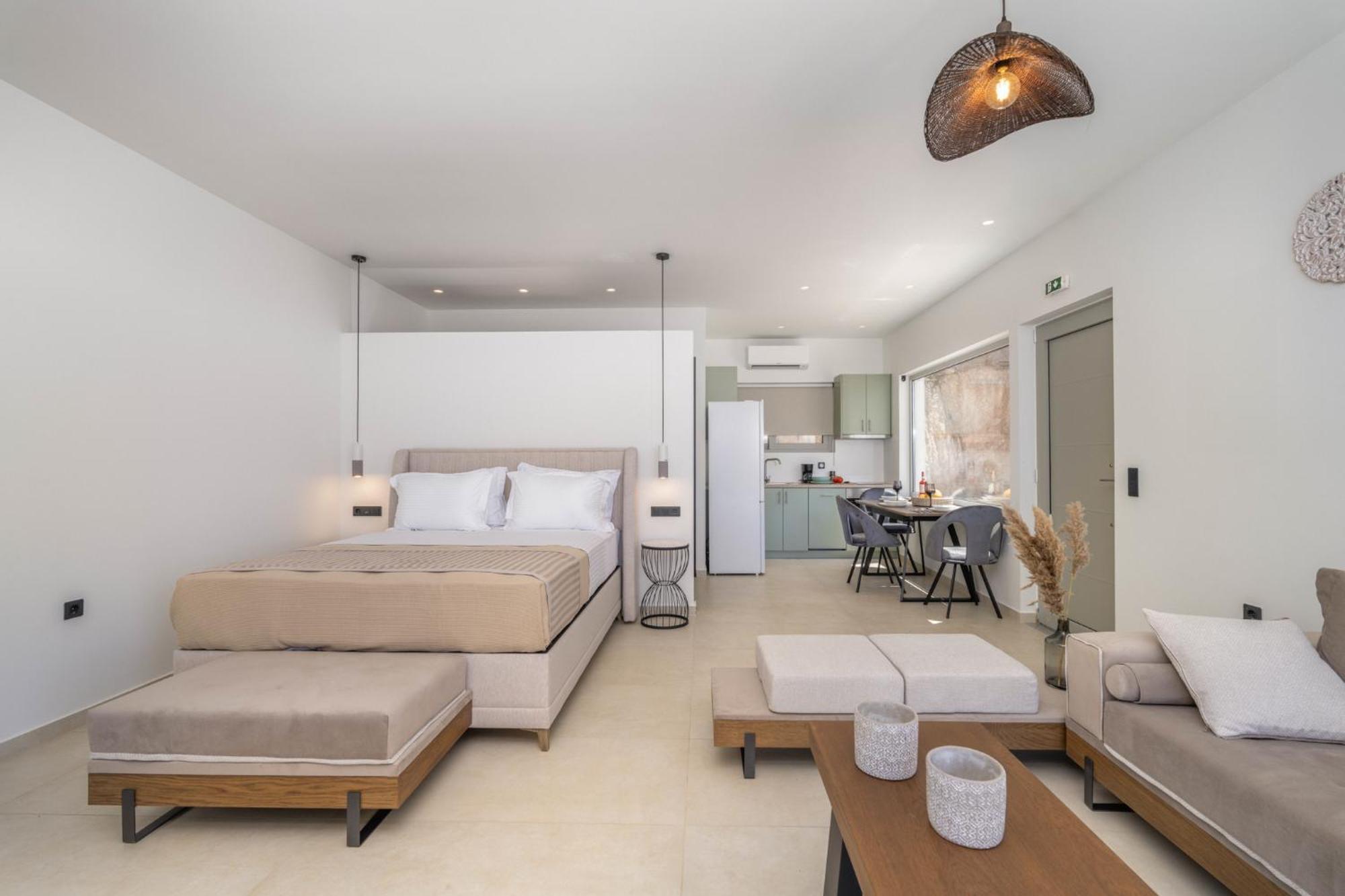 Mellamare Luxury Suites Athanion Bagian luar foto