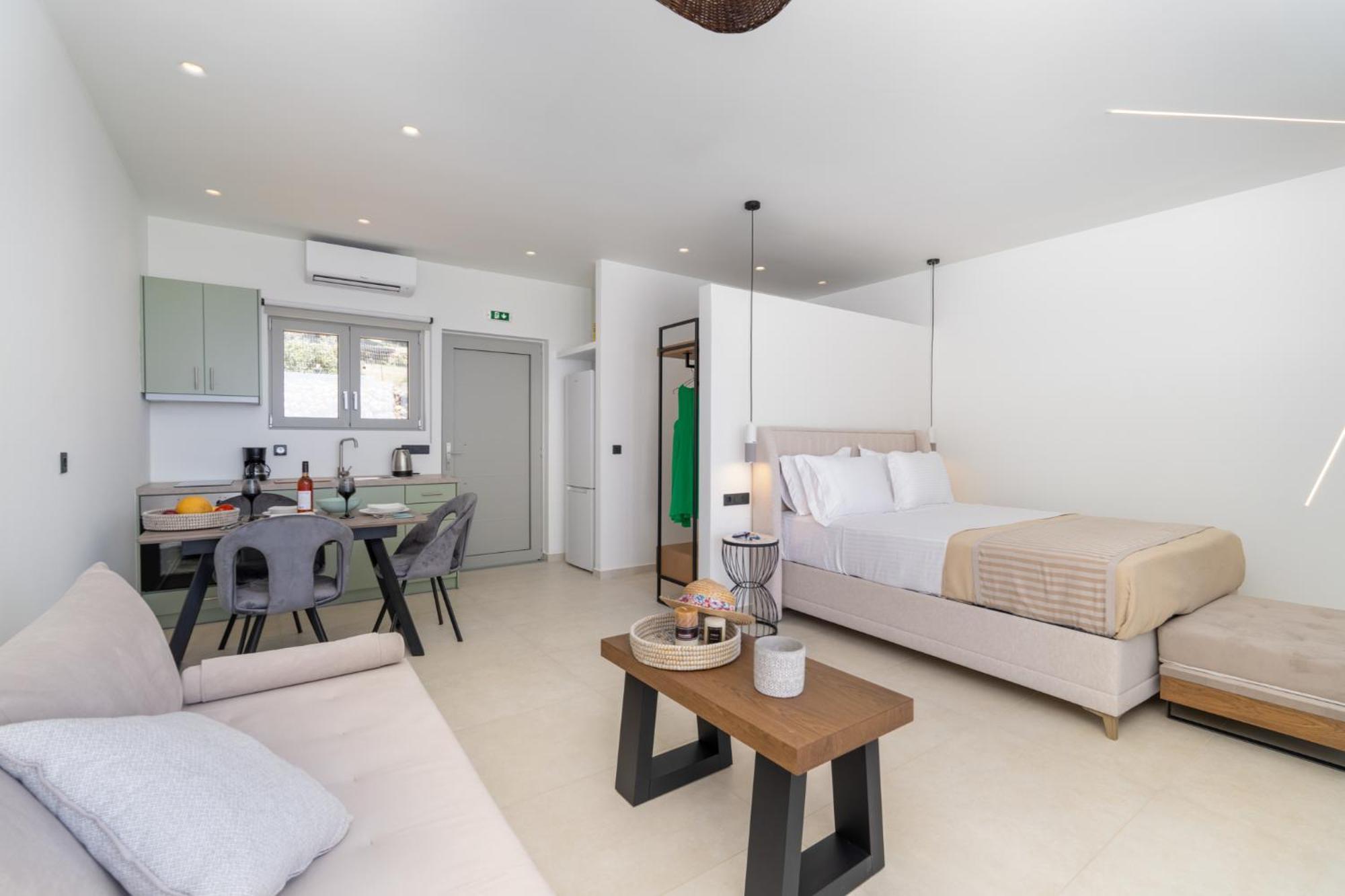 Mellamare Luxury Suites Athanion Bagian luar foto