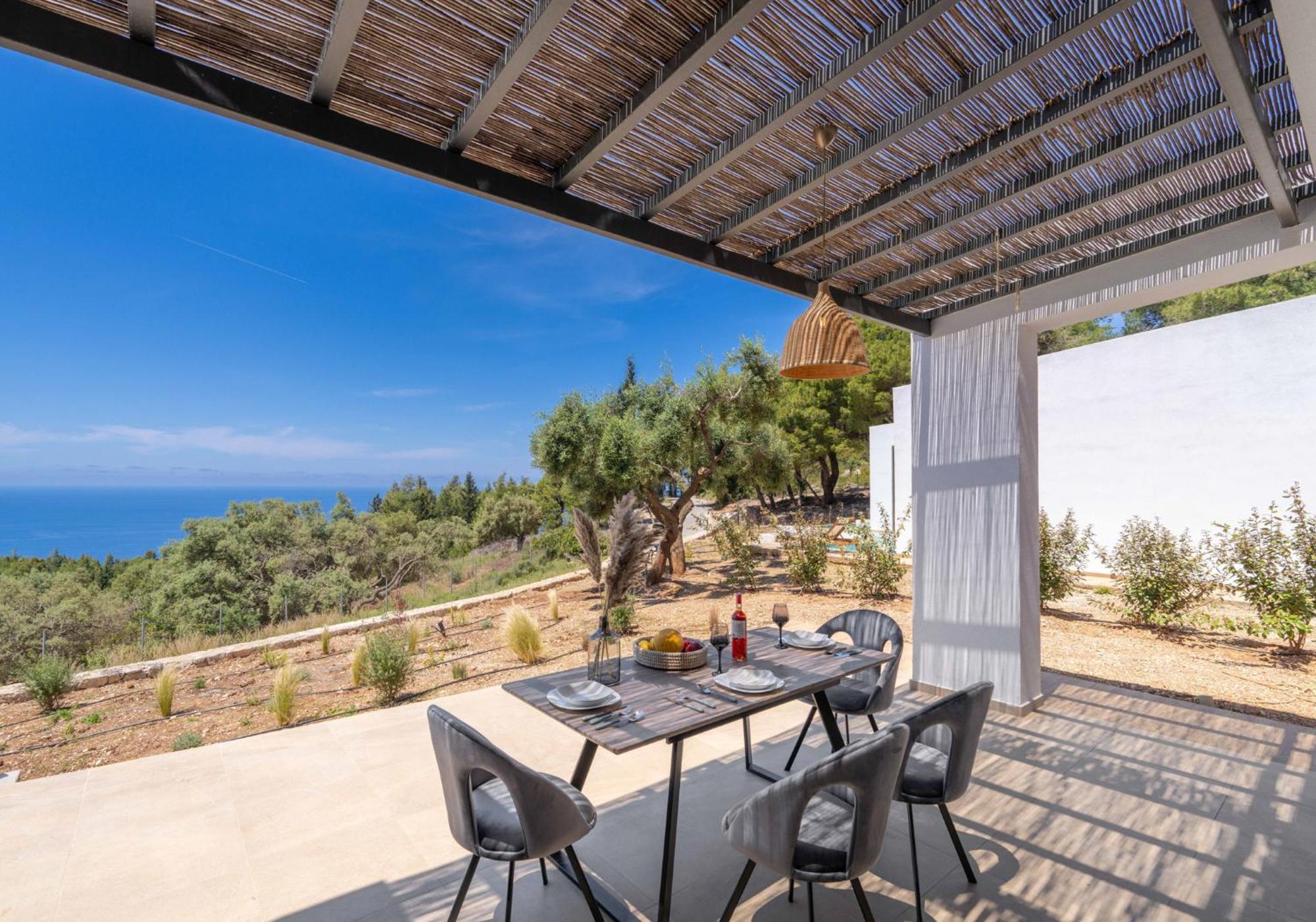 Mellamare Luxury Suites Athanion Bagian luar foto