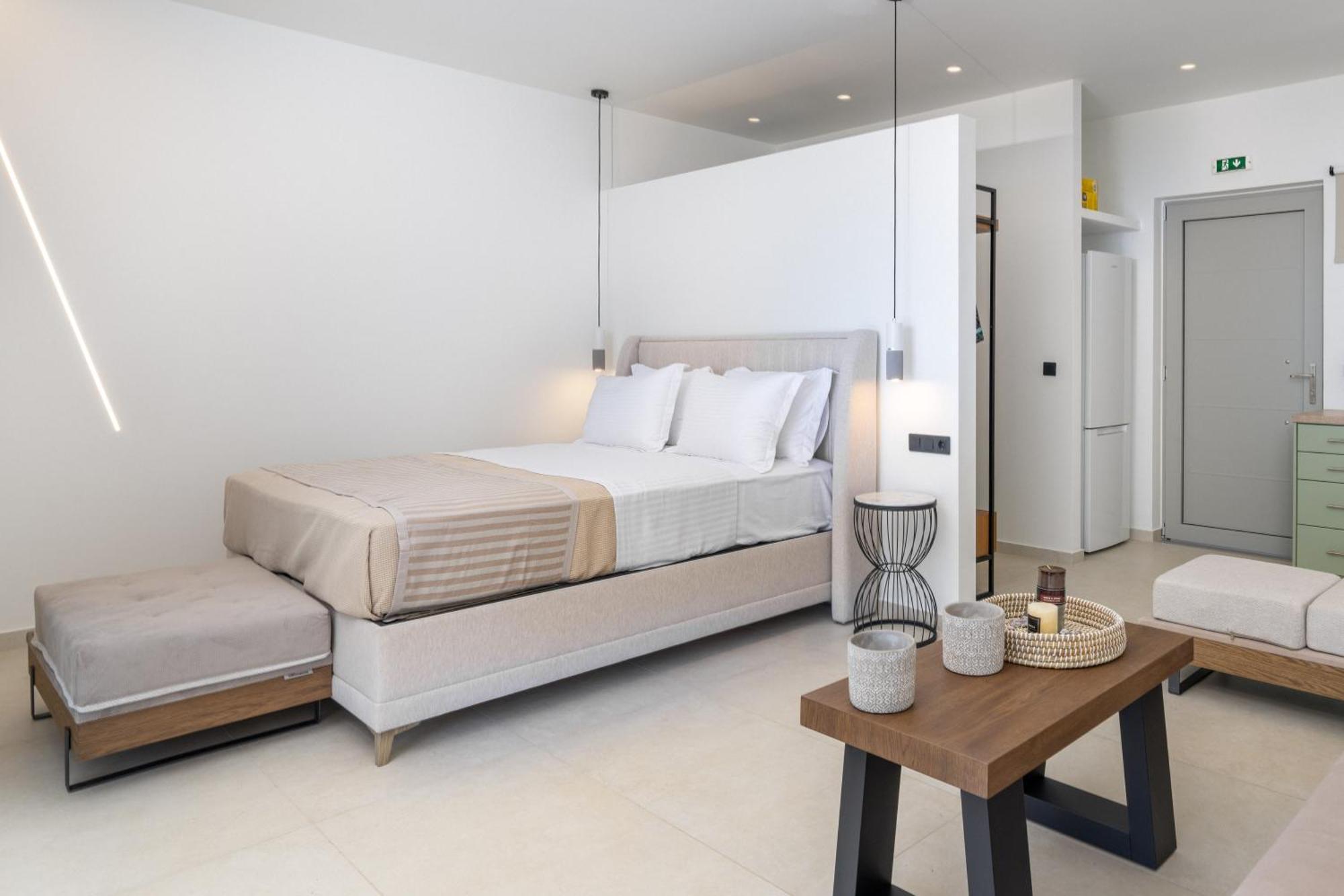 Mellamare Luxury Suites Athanion Bagian luar foto